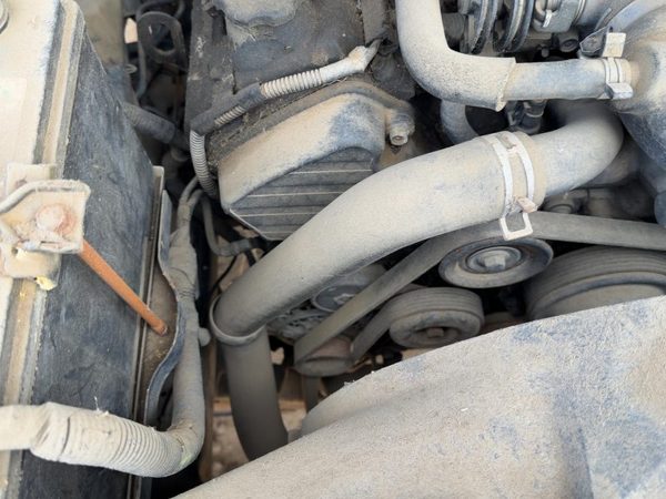 1998 Isuzu Rodeo Alternator 3.2L 6874952 — photo 1