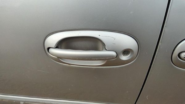2000 Chrysler Town & Country Driver Left Front Outside Door Handle Oem Silver — photo 1