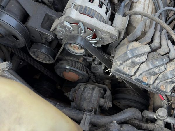 1993-1995 Olds Eighty Eight Timing Cover Oem 3.8L 24503274 — photo 1