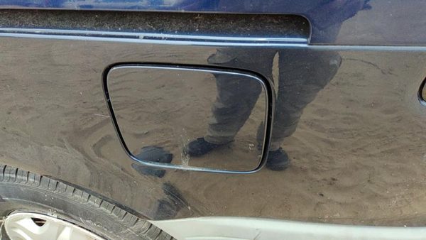 1998-2003 Toyota Sienna Fuel Tank Door With Hinge Gas Lid Oem Filler Blue 8Q0 — photo 2