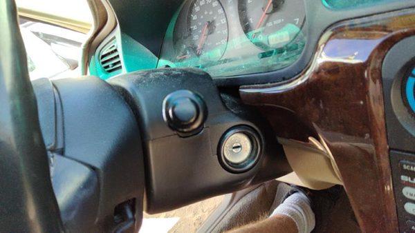 2000 Subaru Legacy Dash Panel Tan 040 — photo 3