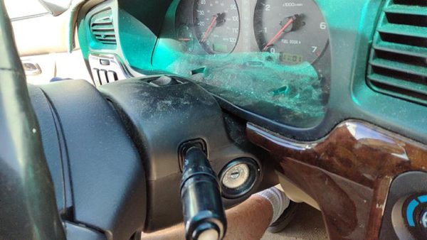 2000 Subaru Legacy Dash Panel Tan 040 — photo 2