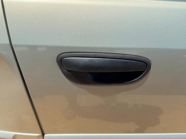 2005-2006 Subaru Legacy Outback RH Front Outside Door Handle OEM 61021AG02ANN — photo 1