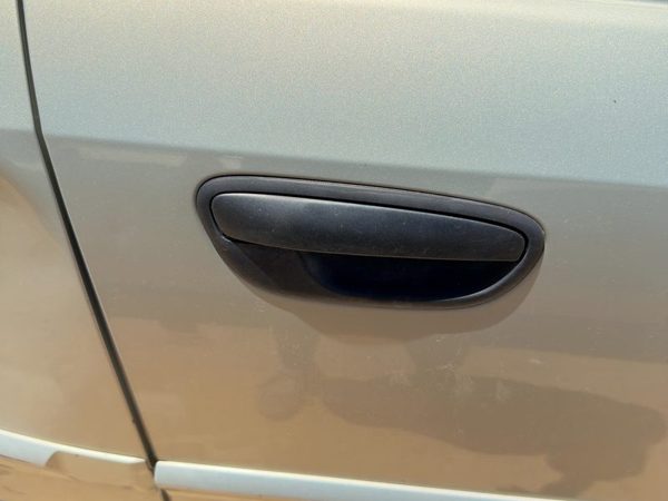 2005-2006 Subaru Legacy Outback RH Front Outside Door Handle OEM 61021AG02ANN — photo 2