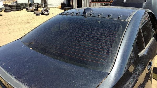 2016 Subaru Wrx Back Glass/window — photo 1