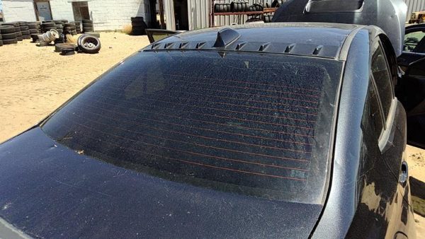 2016 Subaru Wrx Back Glass/window — photo 2