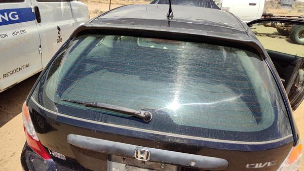 2004 Honda Civic Back Glass/window — photo 5