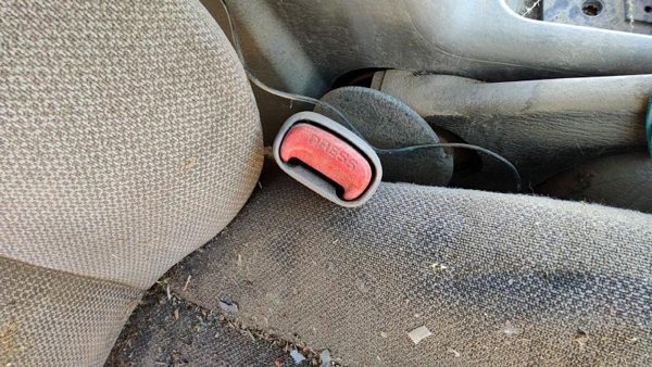 00-04 Jeep Grand Cherokee Passenger Right Front Seat Belt Buckle Receiver Gray — photo 1