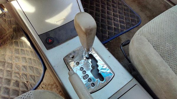05-06 Altima Floor Shifter Lever Assembly Shift Automatic Transmission Blond C — photo 1