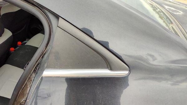 2011 Chevy Cruze Quarter Panel Moulding LH Driver Left Rear On OEM Black Gar — photo 2