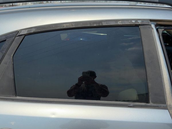 2003-2008 Infinity Fx45 Passenger Right Rear Side Window Door Glass Oem Back — photo 3