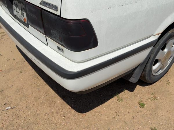 1988-1989 Honda Accord Lx Rear Bumper Cover Assembly Oem Back Sedan White — photo 2