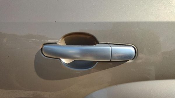2006 Chevrolet HHR Outside Door Handle LH Chevy Gold 15U — photo 1