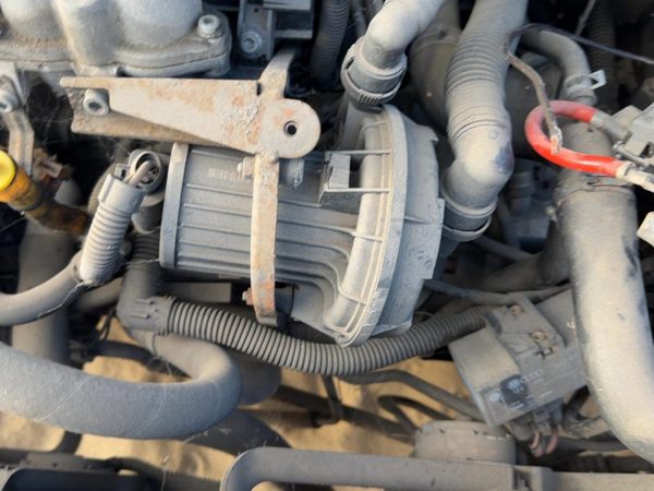 2002 Vw Jetta Secondary Air Injection Pump 2.0L — photo 2