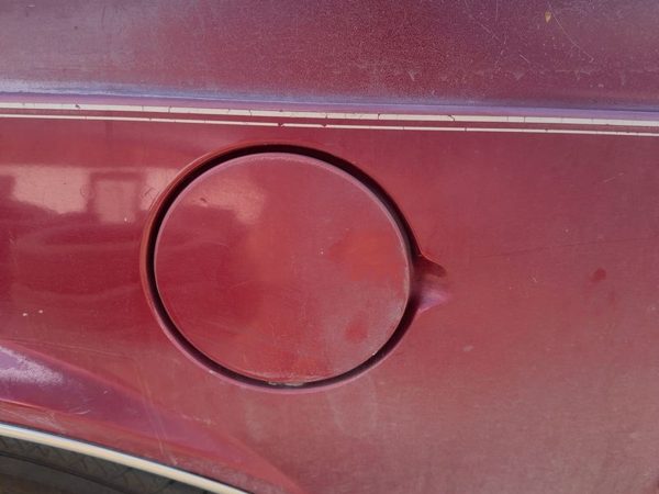 1986-1988 Olds 88 Fuel Tank Door With Hinge Gas Lid Oem Filler — photo 1