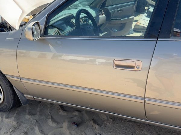 1999 Toyota Camry Front Door LH Antique Sage 1B2 — photo 1