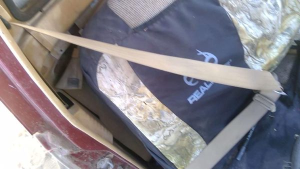 81-87 Isuzu Pup Pickup Passenger Right Front Seat Belt Retractor Shoulder Brown — photo 2