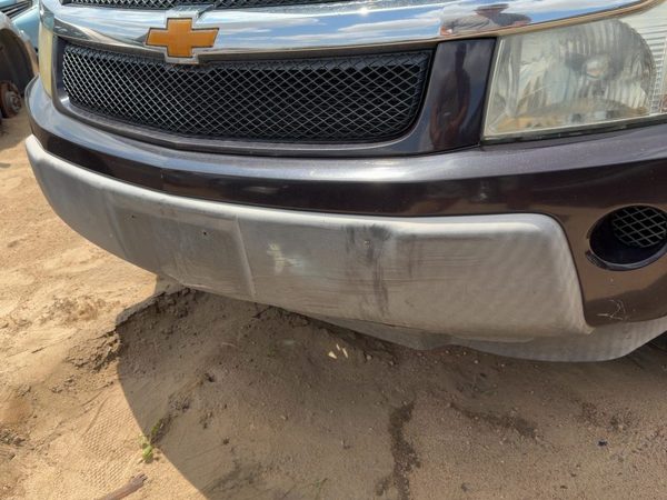 2005-2006 Chevy Equinox Front Bumper Cover Assembly Oem Black Amethyst 71U — photo 4