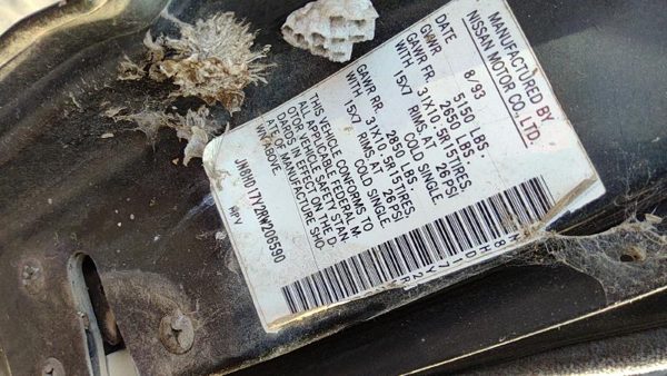1994 Nissan Pathfinder Hood Black — photo 6