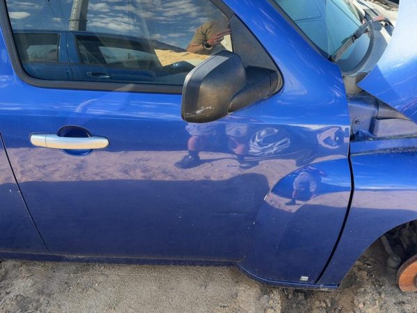 2006 Chevrolet HHR Front Door RH Daytona Blue 69U — photo 3