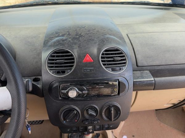 1998-2010 Vw Beetle Convertible Trim Bezel Around Radio Surround Dash Panel Oem — photo 4