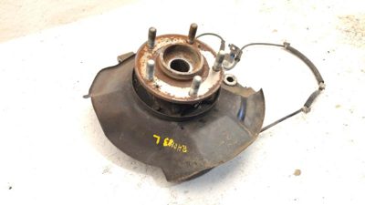 2011-2013 Kia Sorento Driver Left Front Spindle Steering Knuckle With Wheel Hub