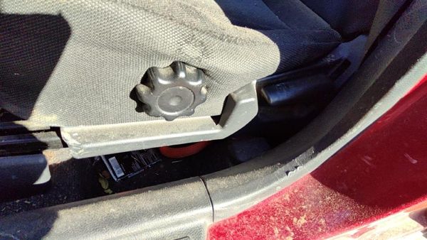 03-06 Mitsubishi Outlander Driver Left Side Seat Trim Panel Oem Black — photo 3