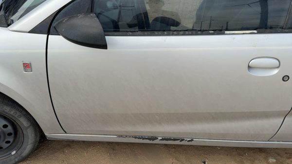 2007 Saturn Ion Front Door LH Silver 13U — photo 1