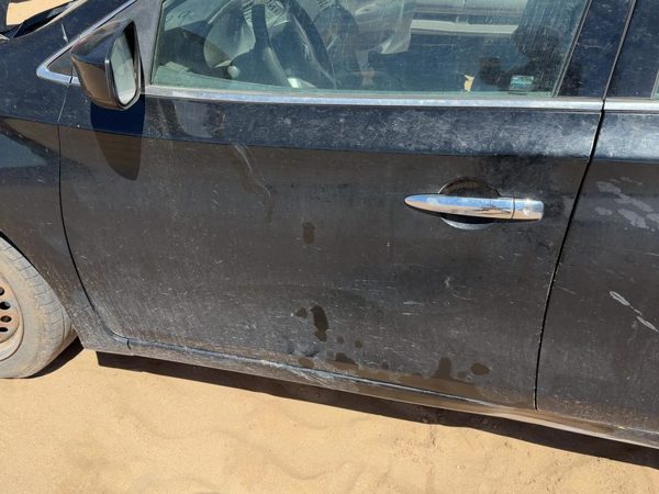 2014 Nissan Sentra Front Door LH Super Black KH3 — photo 3