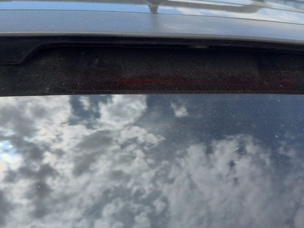 2011-2013 Kia Sportage Third Brake Light Middle Lamp Oem — photo 2