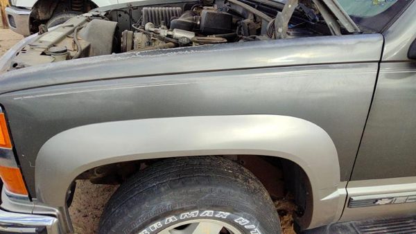 1999 Suburban 1500 Fender LH Chevy Pewter 11L — photo 3