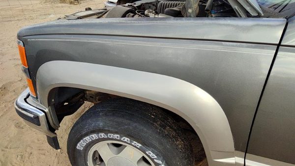 1999 Suburban 1500 Fender LH Chevy Pewter 11L — photo 7
