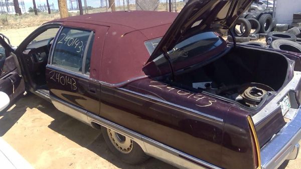 1993 Cadillac Fleetwood — vehicle photo 1