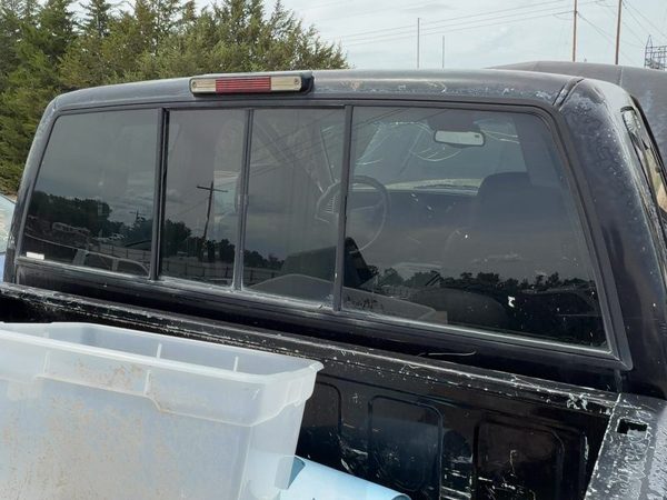 1988-1999 Chevy Silverado 1500 Sliding Back Glass Rear Window Oem 15028337 — photo 1
