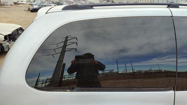 96-00 Town & Country Passenger Right Rear Quarter Glass Back Side Window — photo 4