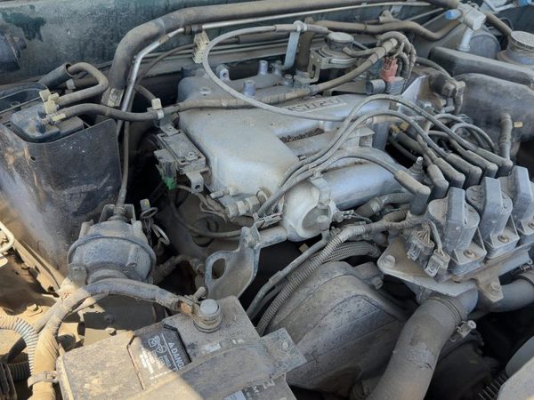 1993-1995 Isuzu Rodeo Passenger Right Valve Cover Oem 3.2L — photo 2
