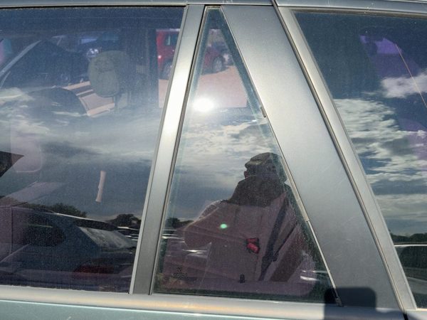 2000-2006 Bmw X5 Driver Left Rear Vent Window Back Door Glass With Frame Oem — photo 2