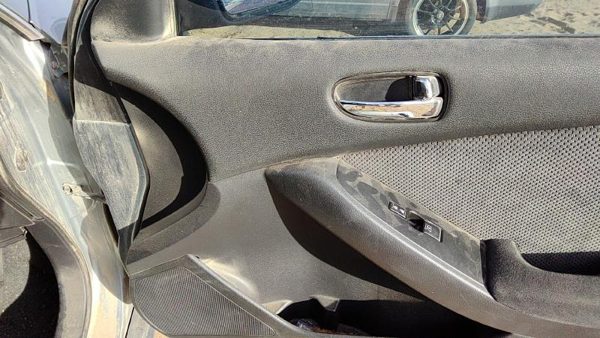 07-09 Altima Passenger Right Front Door Trim Panel With Switches Charcoal G — photo 4