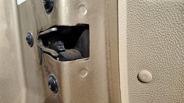 2006-2011 Chevy Hhr Driver Left Front Door Latch With Rods/cables Oem 25949094 — photo 3