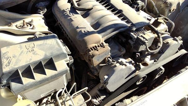 2006 Chrysler 300 Passenger Right Valve Cover Oem 3.5L 4792882Ac — photo 1