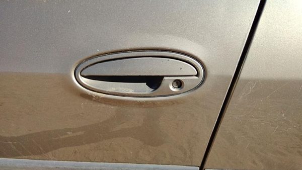 2000-2005 Chevy Impala Driver Left Front Outside Door Handle Oem Gold 49U — photo 1