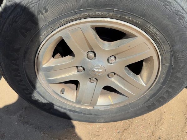 2004-2007 Dodge Durango 17 Aluminum Wheel Oem Factory Rim #1 52855341Ab — photo 2