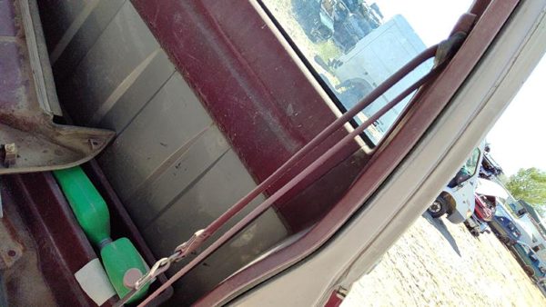 88-94 Gmc Sierra 2500 Driver Left Front Seat Belt Retractor Oem Shoulder Red — photo 3