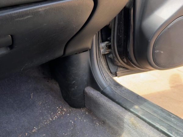 1995-1999 Nissan Maxima Passenger Right Lower Kick Trim Panel Oem Black — photo 2