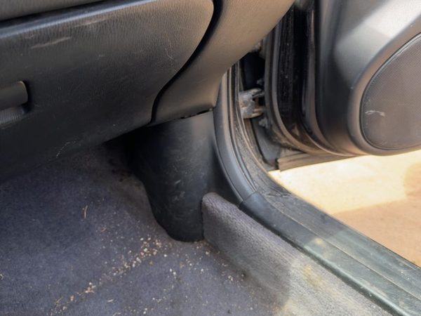 1995-1999 Nissan Maxima Passenger Right Lower Kick Trim Panel Oem Black — photo 3