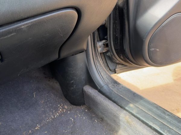 1995-1999 Nissan Maxima Passenger Right Lower Kick Trim Panel Oem Black — photo 4