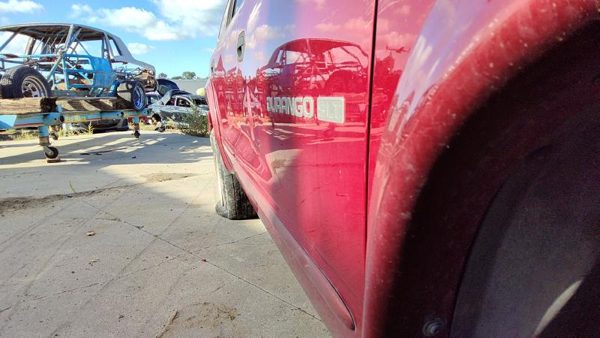 2000 Dodge Durango Front Door RH Red Hail — photo 4