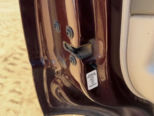 2004-2009 Dodge Durango Driver Left Rear Door Latch With Rods/Cables Oem Back — photo 2