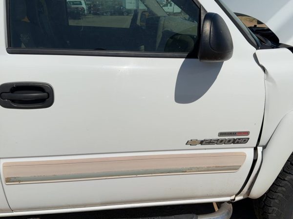 2005 Chevy Silverado 2500 Front Door RH White 50U — photo 4