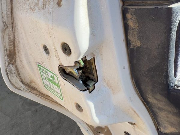 1990-1997 Lincoln Town Car Driver Left Rear Door Latch With Rods/Cables Oem Back — photo 3
